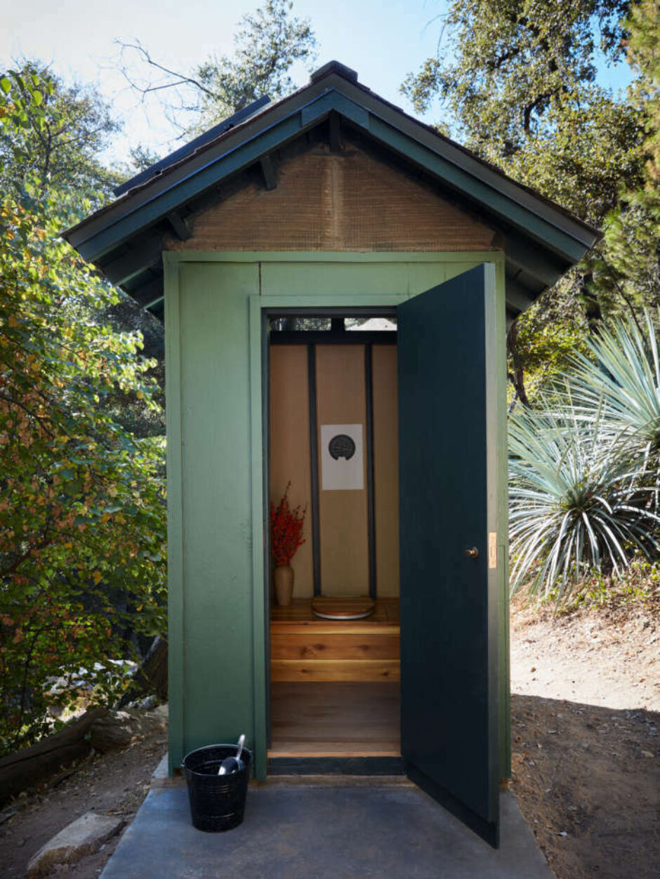 Commune design santa anita cabin anthony russo outhouse 733x977